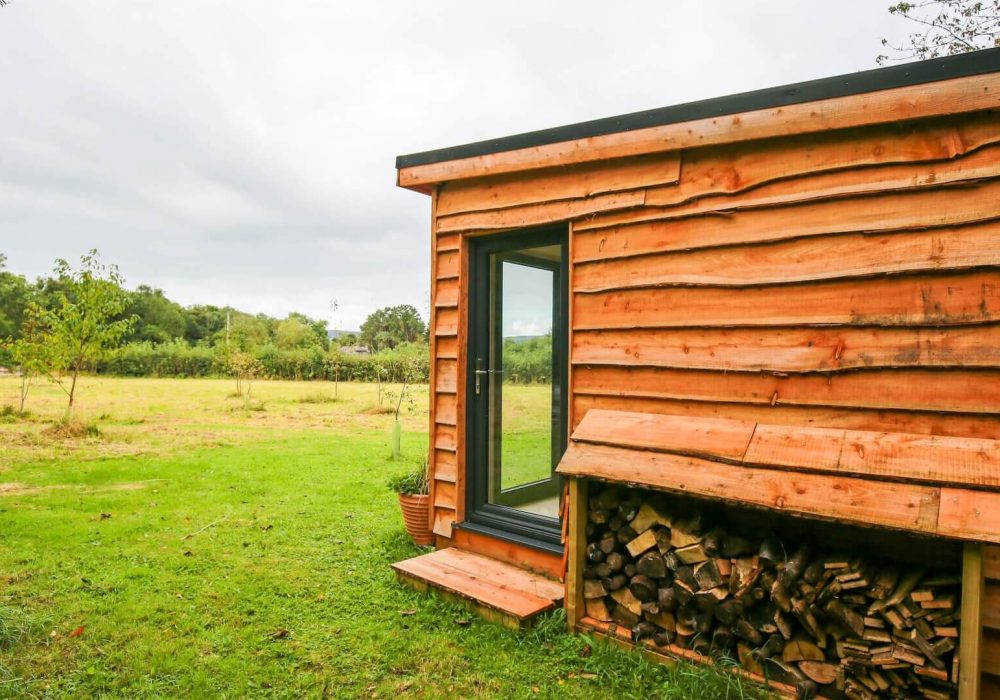 Larch Cladding vs Cedar Cladding: Which is the Best Choice for Your Project?